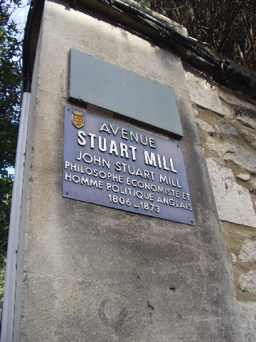 [Avenue Stuart Mill]
