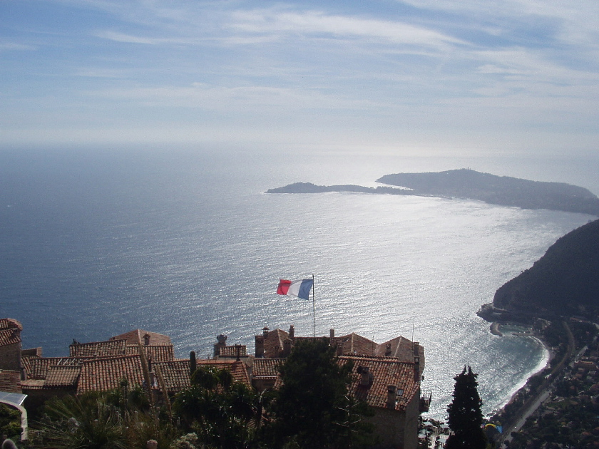 [Eze]