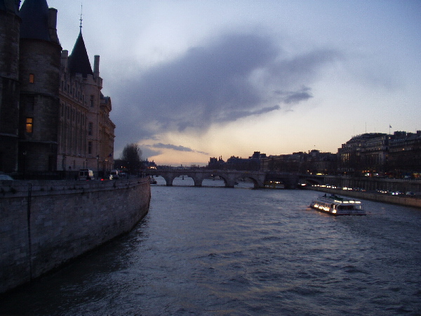 [Seine]