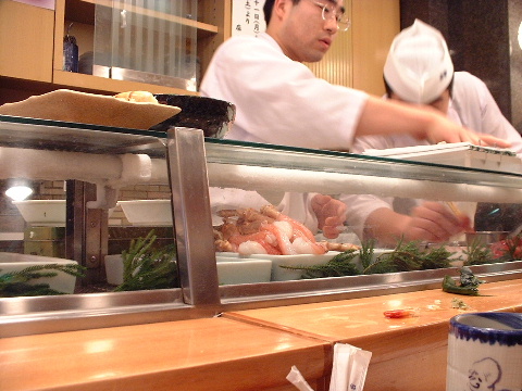 [sushi bar @ tsukiji]