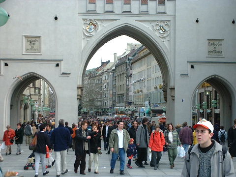 [Karlsplatz]