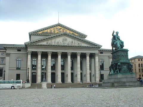 [national theatre]