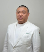 小出　知史