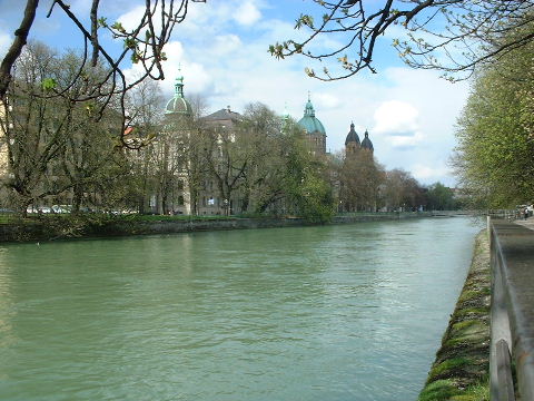 [the River Isar]